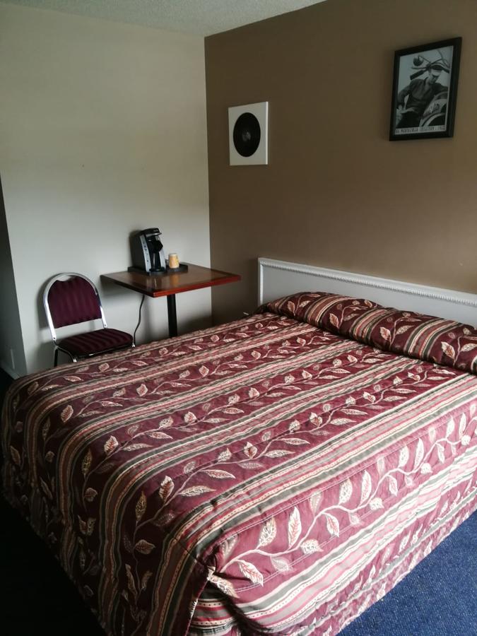 Merritt Desert Inn Экстерьер фото