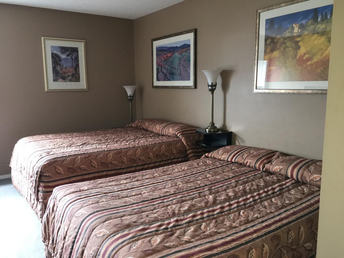 Merritt Desert Inn Экстерьер фото