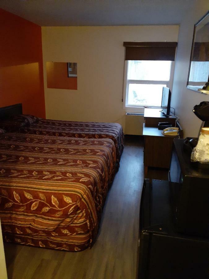 Merritt Desert Inn Экстерьер фото